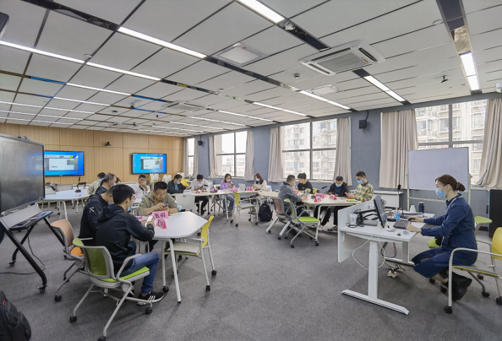 上海工匠學院新一期工匠學歷班招生啟動，賦能企業網絡技術服務人才培養